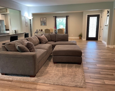 12402 Winding Lane - Photo Thumbnail 15