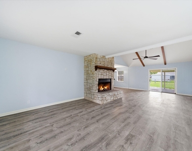 815 Klare Avenue - Photo Thumbnail 3