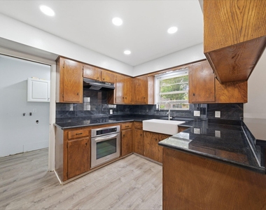 815 Klare Avenue - Photo Thumbnail 5