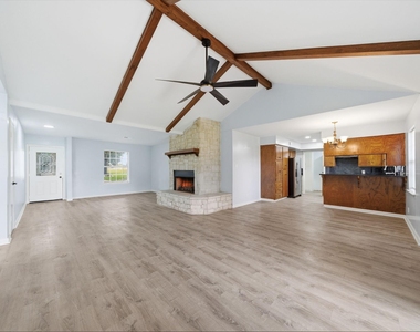 815 Klare Avenue - Photo Thumbnail 4