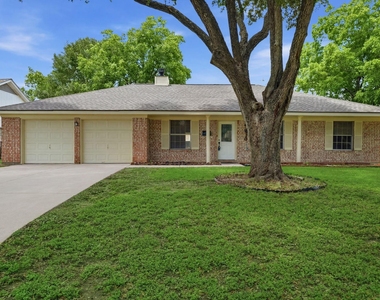 815 Klare Avenue - Photo Thumbnail 1
