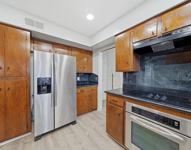 815 Klare Avenue - Photo Thumbnail 7
