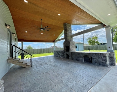 517 S Avenue G - Photo Thumbnail 24