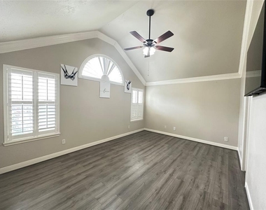 1526 Waterside Village Drive - Photo Thumbnail 3