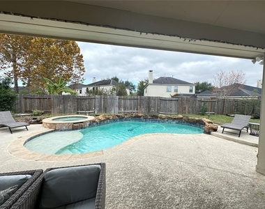 1526 Waterside Village Drive - Photo Thumbnail 13