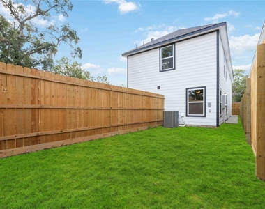 8122 Sterlingshire Street - Photo Thumbnail 27