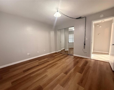 6380 Bonnie Bay Circle N - Photo Thumbnail 9