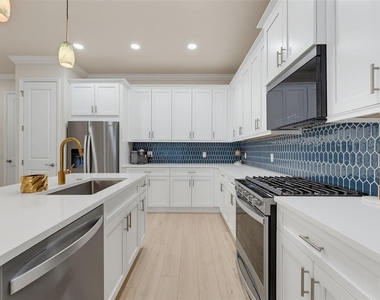 2525 Mario Way - Photo Thumbnail 15