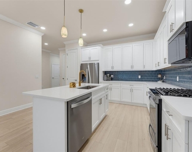 2525 Mario Way - Photo Thumbnail 14