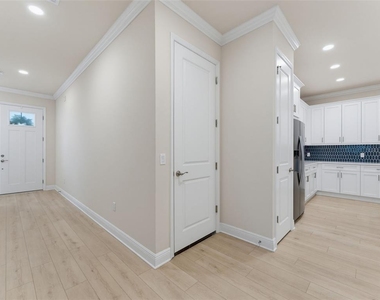 2525 Mario Way - Photo Thumbnail 10