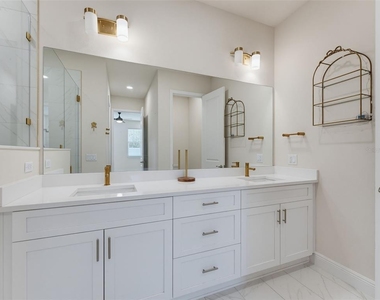 2525 Mario Way - Photo Thumbnail 31