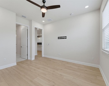 2525 Mario Way - Photo Thumbnail 28