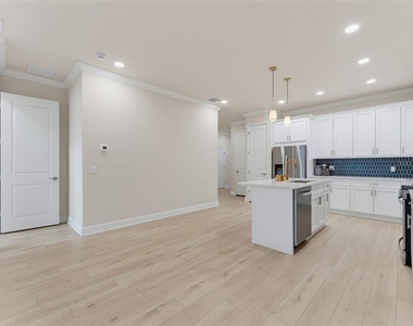 2525 Mario Way - Photo Thumbnail 24