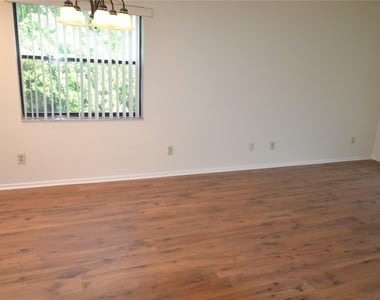 226 Woodlake Wynde - Photo Thumbnail 19