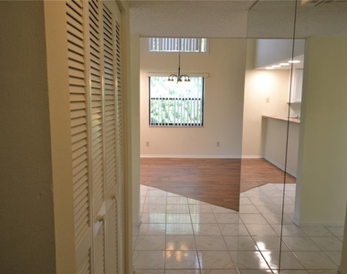 226 Woodlake Wynde - Photo Thumbnail 5