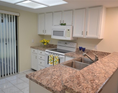226 Woodlake Wynde - Photo Thumbnail 20