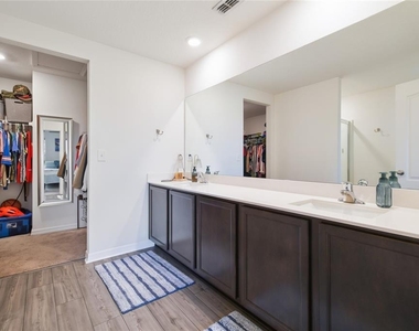 5228 New Friendship Pl - Photo Thumbnail 13