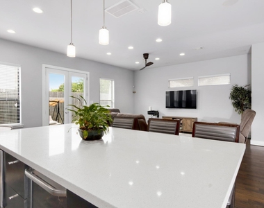 3802 Summa Place - Photo Thumbnail 7