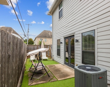 3802 Summa Place - Photo Thumbnail 23