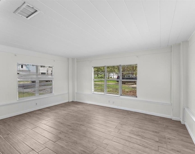 4010 W Angeles Street - Photo Thumbnail 7