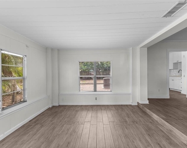 4010 W Angeles Street - Photo Thumbnail 10