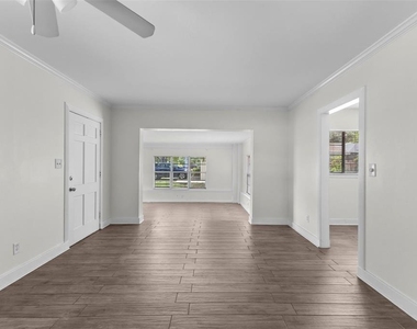 4010 W Angeles Street - Photo Thumbnail 3