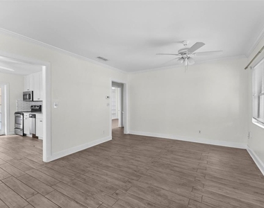 4010 W Angeles Street - Photo Thumbnail 4