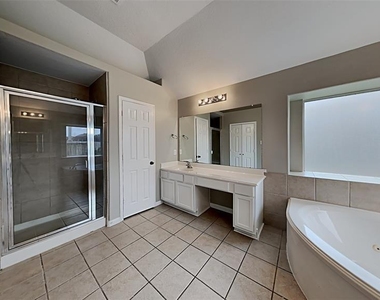 11106 Bandit Trail Dr - Photo Thumbnail 10
