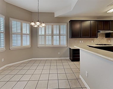 11106 Bandit Trail Dr - Photo Thumbnail 7