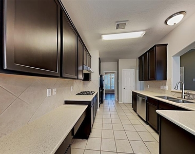 11106 Bandit Trail Dr - Photo Thumbnail 4