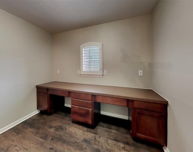 11106 Bandit Trail Dr - Photo Thumbnail 17