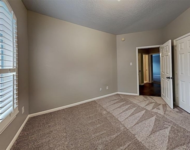 11106 Bandit Trail Dr - Photo Thumbnail 13