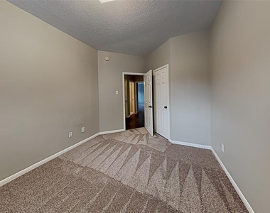 11106 Bandit Trail Dr - Photo Thumbnail 12