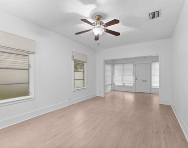 304 W Flora Street - Photo Thumbnail 4