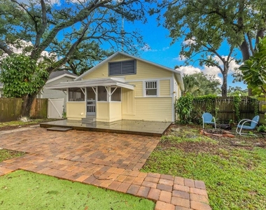 304 W Flora Street - Photo Thumbnail 21