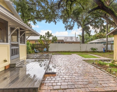 304 W Flora Street - Photo Thumbnail 18