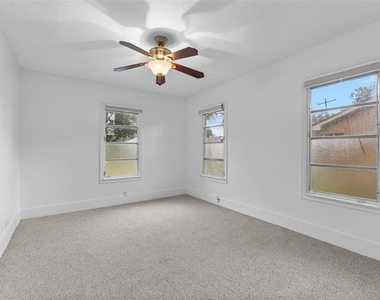 304 W Flora Street - Photo Thumbnail 10