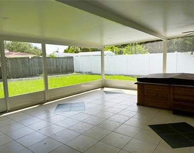 1048 40th Avenue Ne - Photo Thumbnail 17