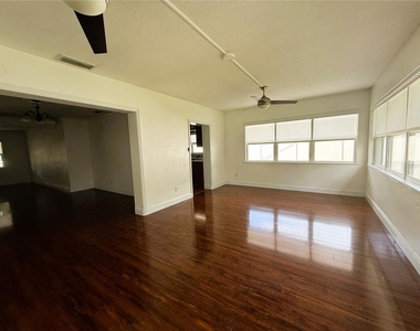 1048 40th Avenue Ne - Photo Thumbnail 6