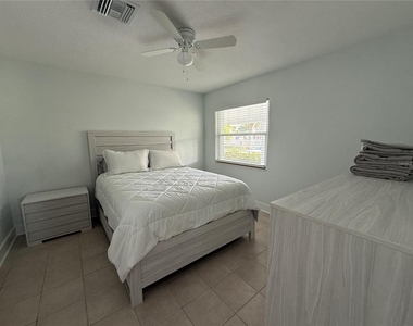 14402 N Bayshore Drive - Photo Thumbnail 7