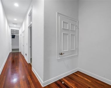 651 Saxony Boulevard - Photo Thumbnail 25