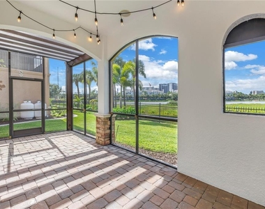 651 Saxony Boulevard - Photo Thumbnail 35