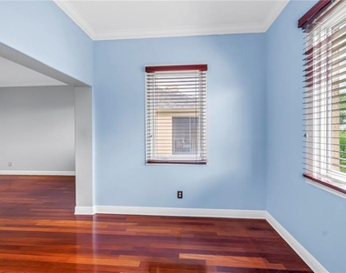 651 Saxony Boulevard - Photo Thumbnail 19