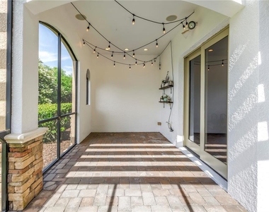 651 Saxony Boulevard - Photo Thumbnail 33