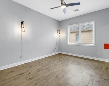 651 Saxony Boulevard - Photo Thumbnail 27