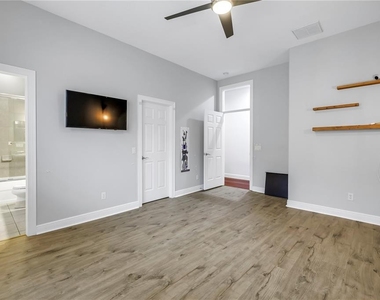 651 Saxony Boulevard - Photo Thumbnail 26