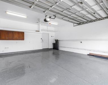 651 Saxony Boulevard - Photo Thumbnail 39