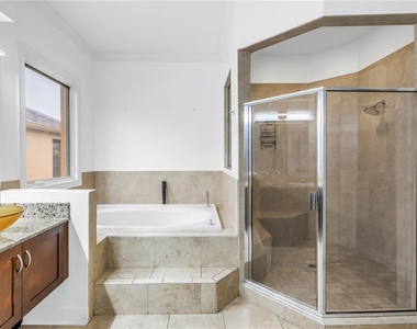 651 Saxony Boulevard - Photo Thumbnail 23