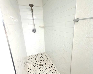 4201 W Gray Street - Photo Thumbnail 16