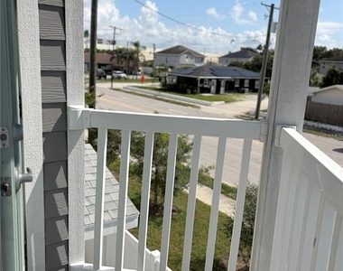 4201 W Gray Street - Photo Thumbnail 11